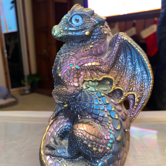 Windstone Editions Peacock Metallic Sitting Young Dragon Statue Retired - Picture 1 of 2
